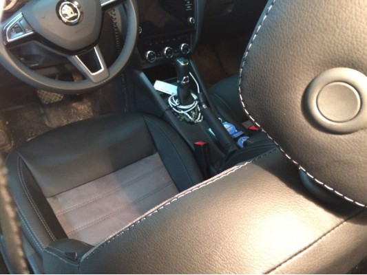 У вас другая модель авто? Каркасные авточехлы пошить сможем!